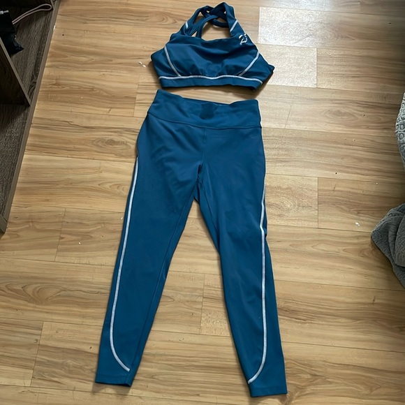 SET Peloton Blue High Waisted Marble Cycling Workout Leggings and sports bra - Picture 1 of 9